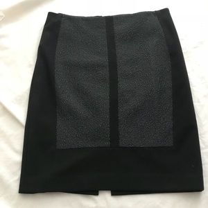 Tahari Black & Grey Skirt Sz 4